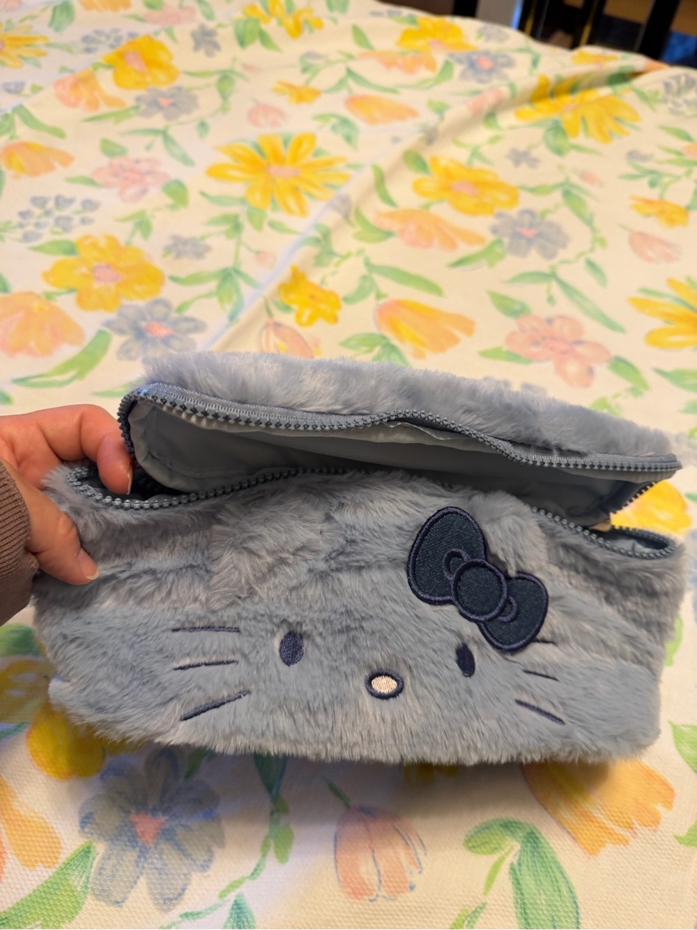 GAP Kids: Hello Kitty Toiletry Bag